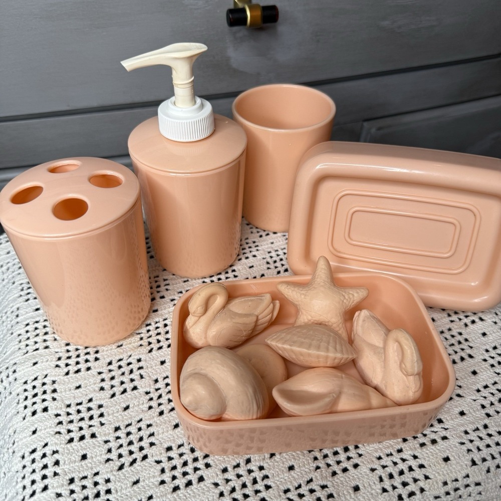 Vintage 1970s Hygienic Industries Peach 4pc Bathroom Vanity Set & Soaps USA Made